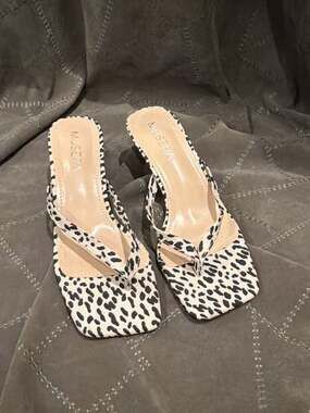 Musera Women's Animal Print Square Toe Kitten Heel Thong Sandals